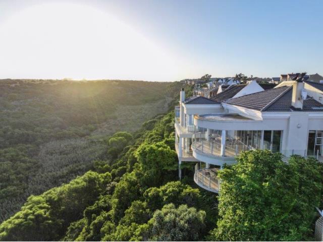 5 Bedroom Property for Sale in Stilbaai Wes Western Cape
